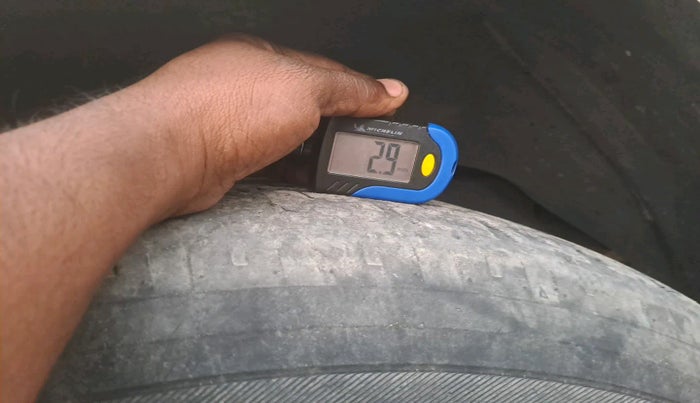 2016 Mahindra TUV300 T8, Diesel, Manual, 1,56,417 km, tyre