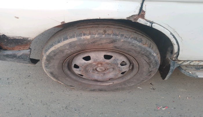 2018 Maruti Eeco 5 STR WITH A/C+HTR CNG, Petrol, Manual, 3,11,053 km, tyre