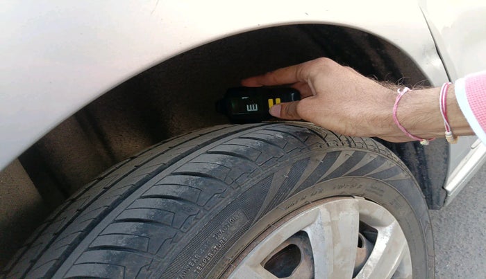 2012 Volkswagen Vento TRENDLINE DIESEL 1.6, Diesel, Manual, 1,35,611 km, tyre