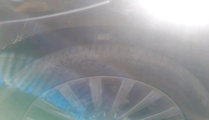 2016 Maruti Ciaz ZDI+ SHVS, Diesel, Manual, 1,57,086 km, tyre