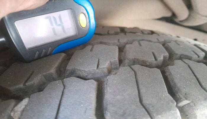 2010 Ford Endeavour 3.0L 4X4 AT, Diesel, Automatic, 1,41,511 km, tyre