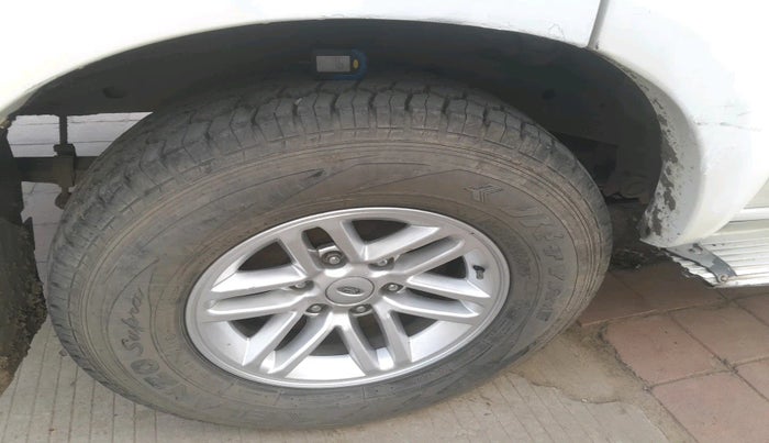 2010 Ford Endeavour 3.0L 4X4 AT, Diesel, Automatic, 1,41,511 km, tyre