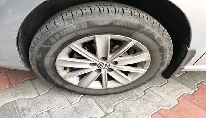 2016 Volkswagen Vento HIGHLINE 1.5 AT, Diesel, Automatic, 93,154 km, tyre