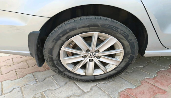 2016 Volkswagen Vento HIGHLINE 1.5 AT, Diesel, Automatic, 93,154 km, tyre