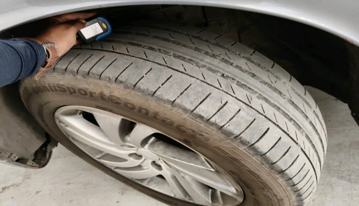 2020 Landrover DISCOVERY SPORT SE, Diesel, Automatic, 1,30,569 km, tyre