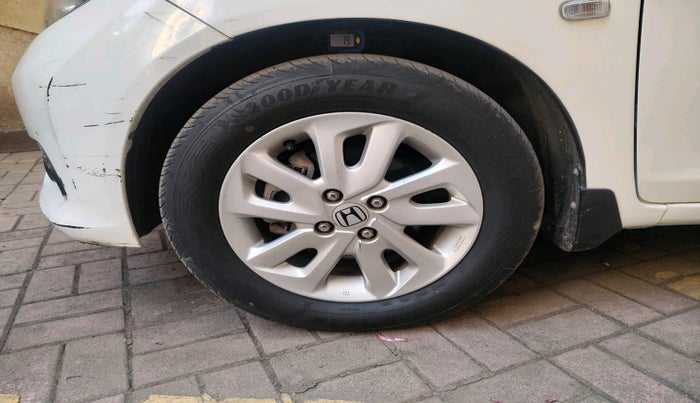 2015 Honda Mobilio 1.5L I-VTEC V, Petrol, Manual, 28,144 km, tyre