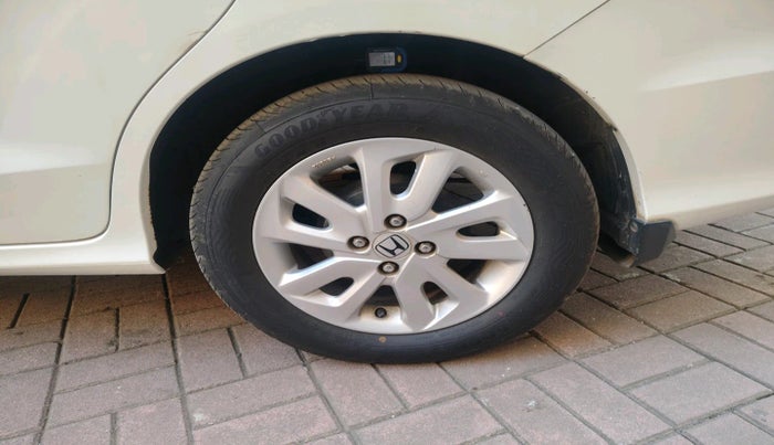 2015 Honda Mobilio 1.5L I-VTEC V, Petrol, Manual, 28,144 km, tyre