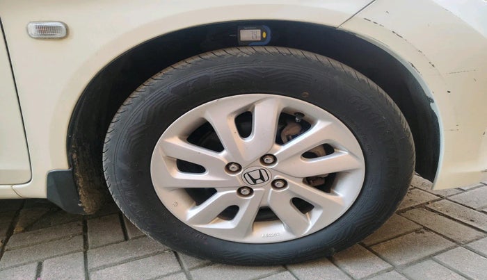 2015 Honda Mobilio 1.5L I-VTEC V, Petrol, Manual, 28,144 km, tyre