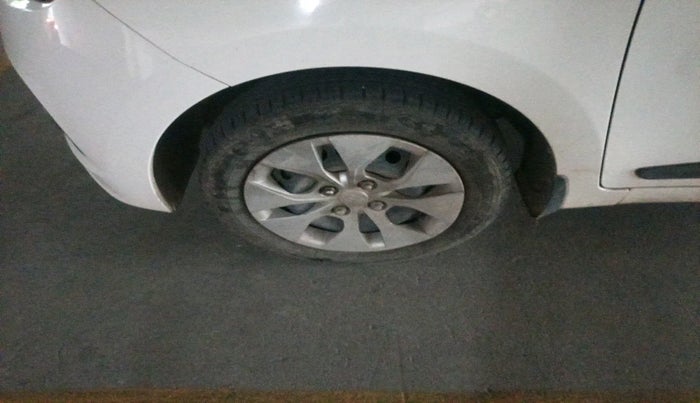 2015 Hyundai Xcent S 1.2, Petrol, Manual, 65,055 km, tyre