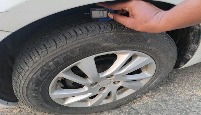 2012 Maruti Swift ZXI, Petrol, Manual, 13,974 km, tyre