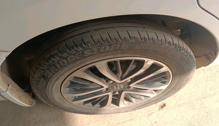 2022 Maruti Ertiga ZXI+ SHVS, Petrol, Manual, 86,597 km, tyre