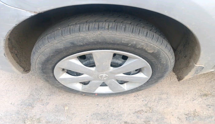 2015 Nissan Micra Active XV, Petrol, Manual, 38,888 km, tyre