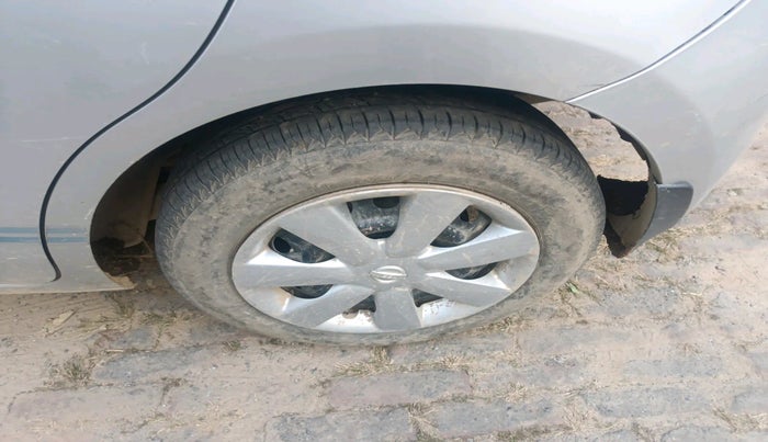 2015 Nissan Micra Active XV, Petrol, Manual, 38,888 km, tyre