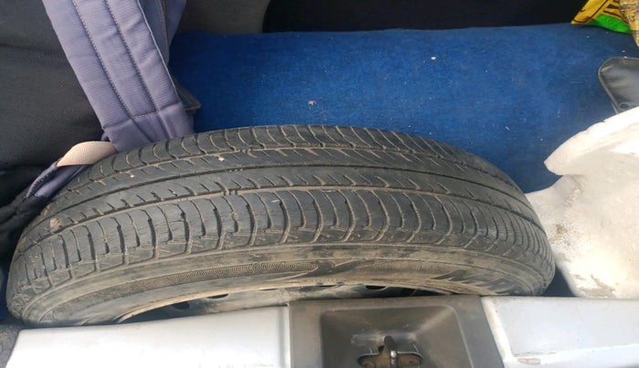 2015 Nissan Micra Active XV, Petrol, Manual, 38,888 km, tyre