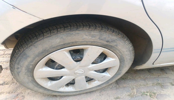 2015 Nissan Micra Active XV, Petrol, Manual, 38,888 km, tyre