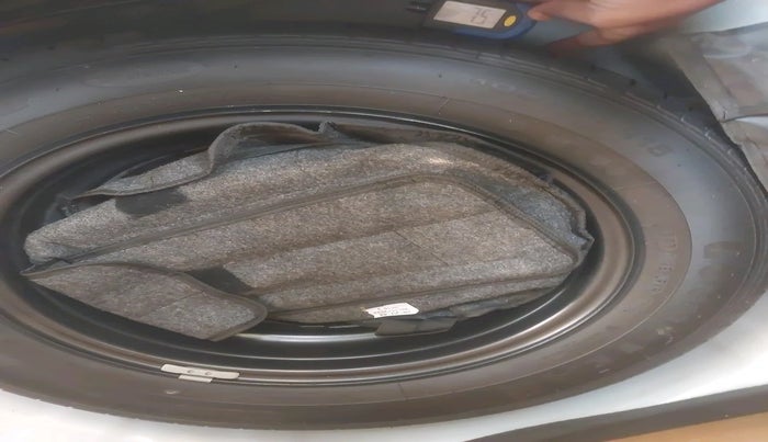 2022 KIA SONET HTK PLUS 1.2, Petrol, Manual, 46,931 km, tyre