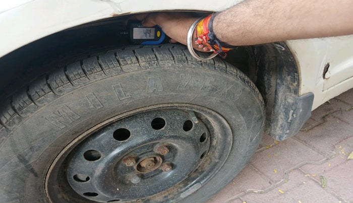 2010 Maruti Swift Dzire VXI, Petrol, Manual, 90,331 km, tyre