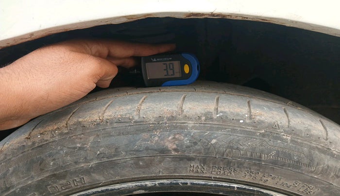 2018 Tata Tiago XT PETROL, Petrol, Manual, 72,643 km, tyre