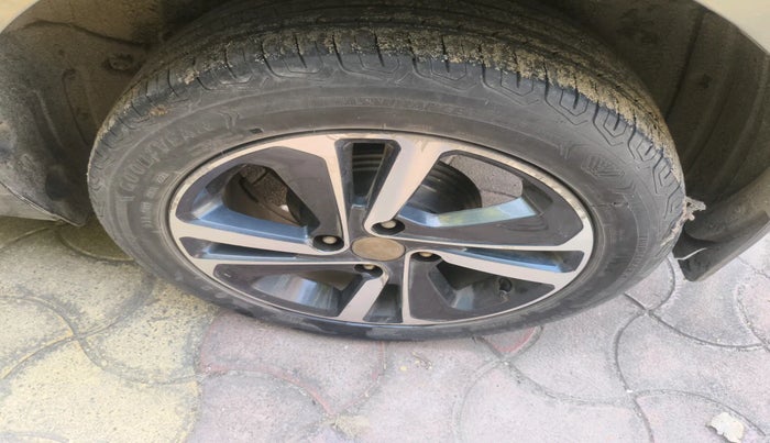 2021 Tata ALTROZ XZ PETROL, Petrol, Manual, 85,774 km, tyre