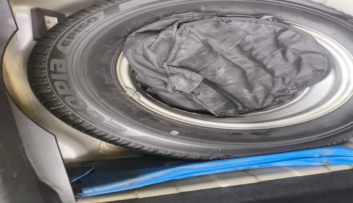 2021 Tata ALTROZ XZ PETROL, Petrol, Manual, 85,774 km, tyre