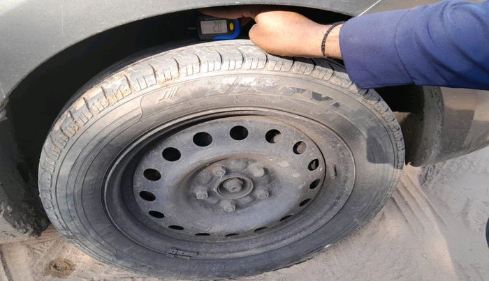 2019 Maruti Ertiga VXI SHVS, Petrol, Manual, 1,51,565 km, tyre