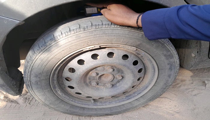 2019 Maruti Ertiga VXI SHVS, Petrol, Manual, 1,51,565 km, tyre