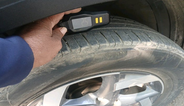 2019 Hyundai VENUE SX 1.4 CRDI, Diesel, Manual, 55,618 km, tyre