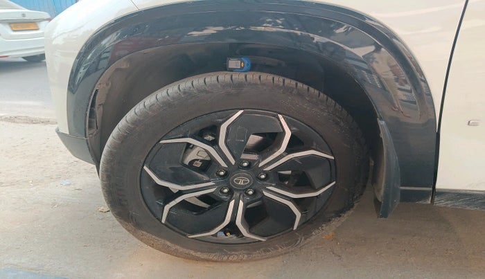 2025 Tata Curvv Accomplished Plus A 1.2 Hyperion GDI Petrol 6MT, Petrol, Manual, 2,104 km, tyre