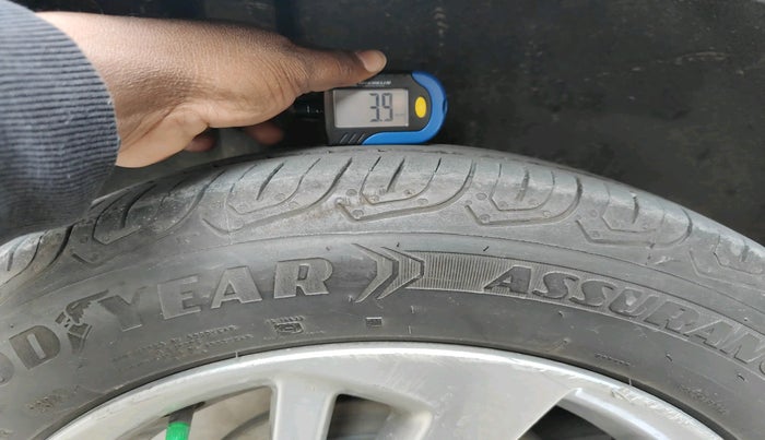 2018 Honda Jazz 1.2L I-VTEC V CVT, Petrol, Automatic, 1,61,432 km, tyre