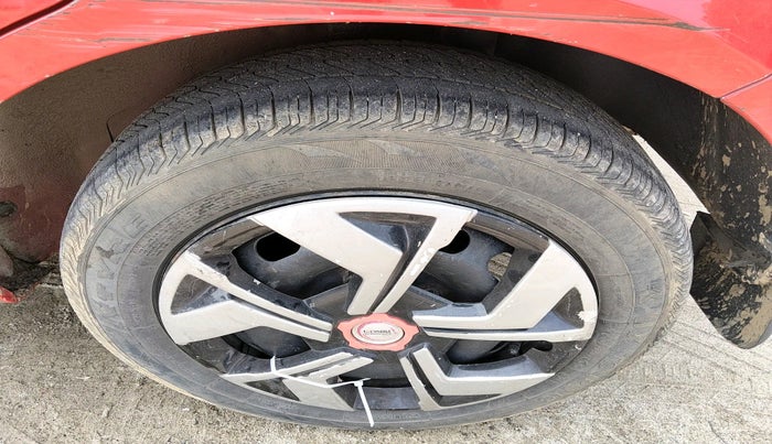 2011 Ford Figo ZXI 1.4 DIESEL, Diesel, Manual, 2,17,863 km, tyre