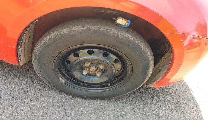 2010 Maruti Swift VXI, Petrol, Manual, 75,568 km, tyre