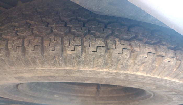 2017 Tata Hexa XT 4X2 6 STR, Diesel, Manual, 1,27,000 km, tyre