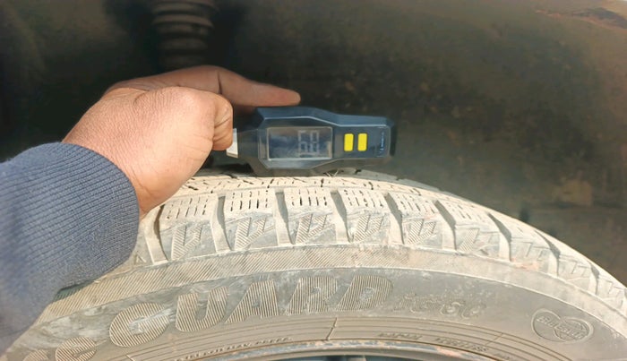 2013 Maruti Ritz VXI, Petrol, Manual, 83,668 km, tyre