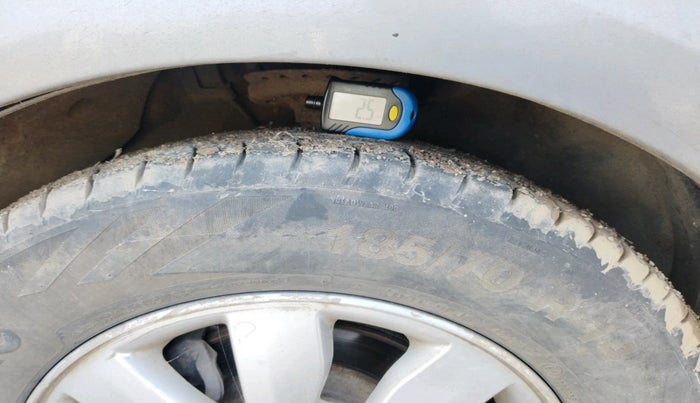 2013 Hyundai i20 SPORTZ 1.2, Petrol, Manual, 1,07,273 km, tyre