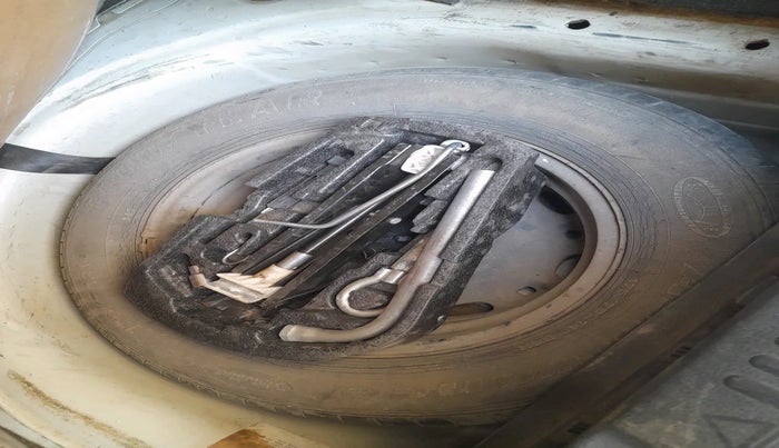 2011 Volkswagen Polo TRENDLINE 1.2L PETROL, Petrol, Manual, 88,005 km, tyre