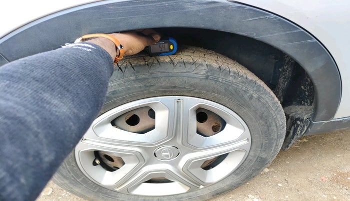 2020 Tata NEXON XM PETROL, Petrol, Manual, 61,217 km, tyre