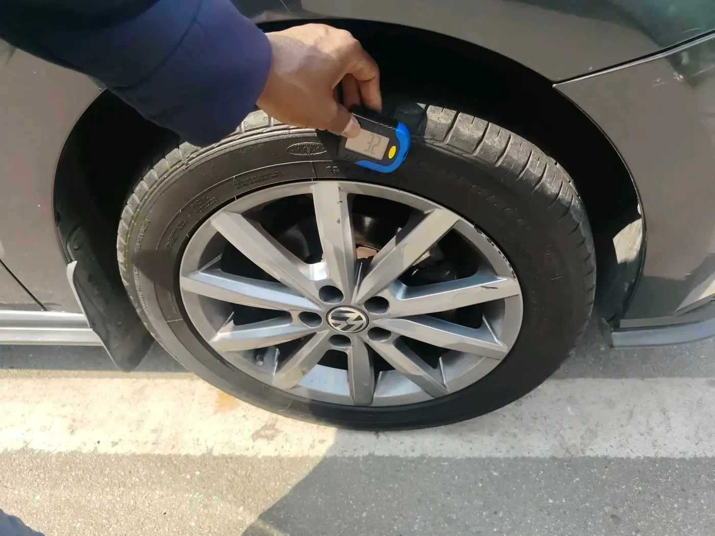 2021 Volkswagen Vento HIGHLINE PLUS 1.0L TSI AT, Petrol, Automatic, 78,097 km, tyre