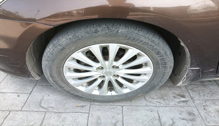 2016 Maruti Ciaz ZDI SHVS, Diesel, Manual, 1,02,352 km, tyre