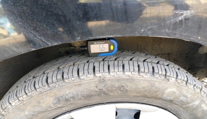 2010 Maruti A Star VXI, Petrol, Manual, 50,056 km, tyre