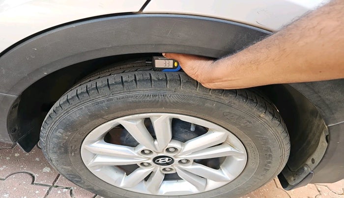 2017 Hyundai Creta SX PLUS 1.6 PETROL, Petrol, Manual, 97,519 km, tyre