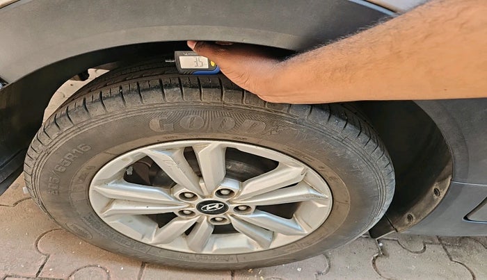 2017 Hyundai Creta SX PLUS 1.6 PETROL, Petrol, Manual, 97,519 km, tyre