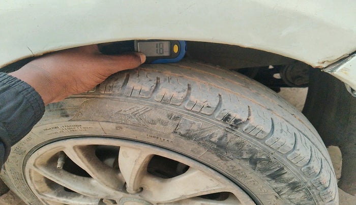 2013 Hyundai i10 MAGNA 1.2, Petrol, Manual, 97,113 km, tyre