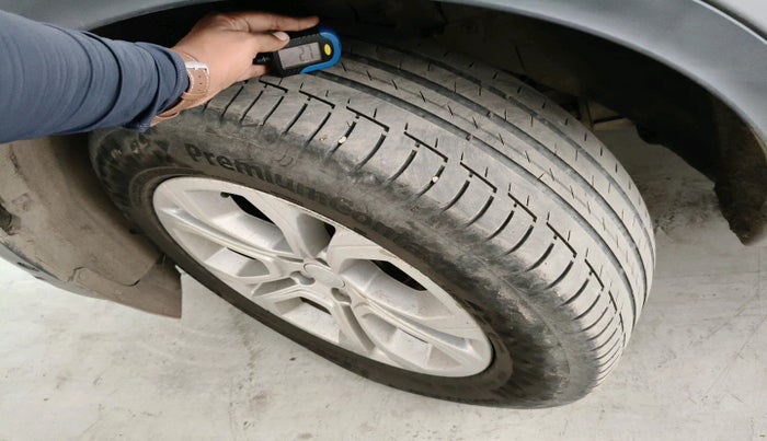 2019 Landrover DISCOVERY SPORT S, Diesel, Automatic, 1,23,221 km, tyre