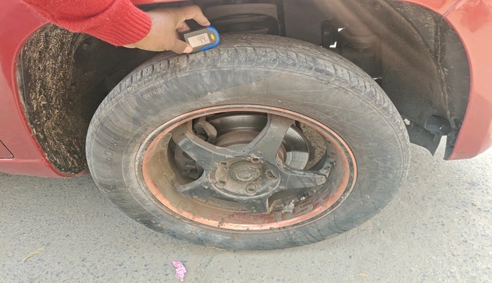 2015 Mahindra TUV300 T8 AMT, Diesel, Automatic, 81,116 km, tyre