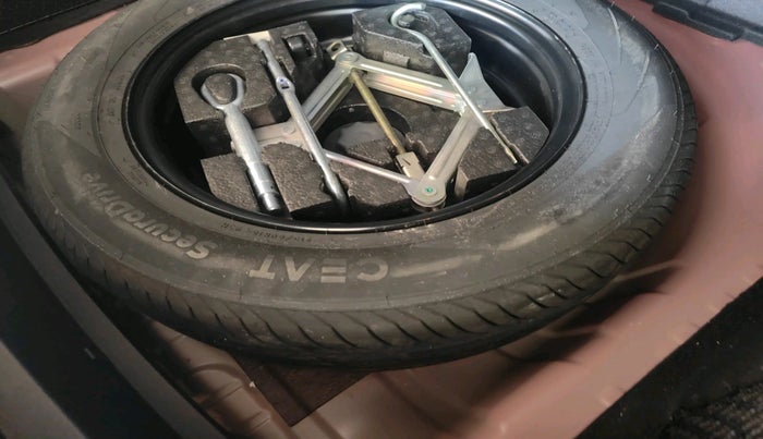 2022 MG ASTOR SHARP 1.5 MT, Petrol, Manual, 10,005 km, tyre