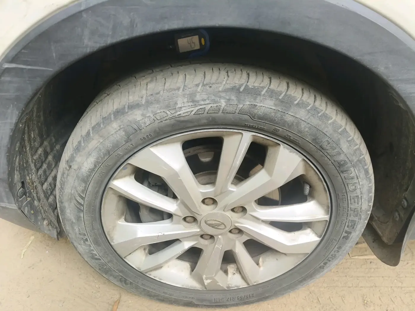 2022 Mahindra XUV300 W8 1.5 DIESEL, Diesel, Manual, 47,100 km, tyre
