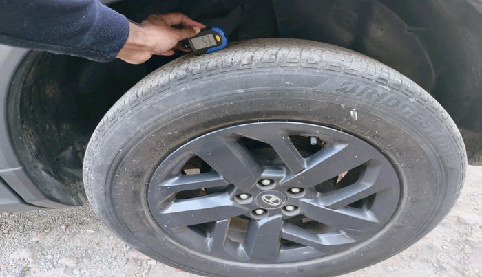 2021 Tata Harrier XZ PLUS 2.0L DARK EDITION, Diesel, Manual, 80,029 km, tyre