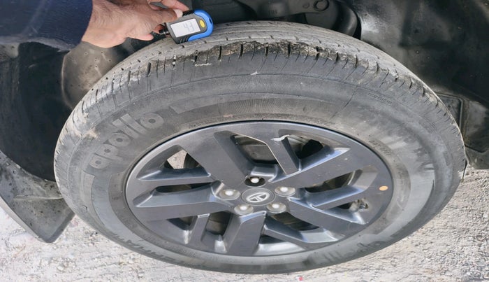 2021 Tata Harrier XZ PLUS 2.0L DARK EDITION, Diesel, Manual, 80,029 km, tyre