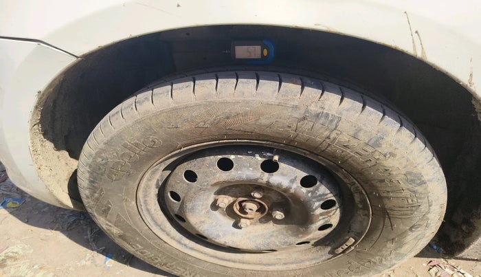 2016 Maruti Swift VXI, Petrol, Manual, 49,908 km, tyre