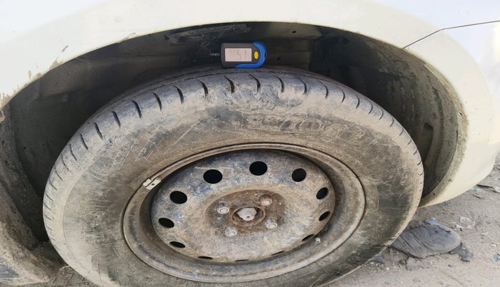 2016 Maruti Swift VXI, Petrol, Manual, 49,908 km, tyre